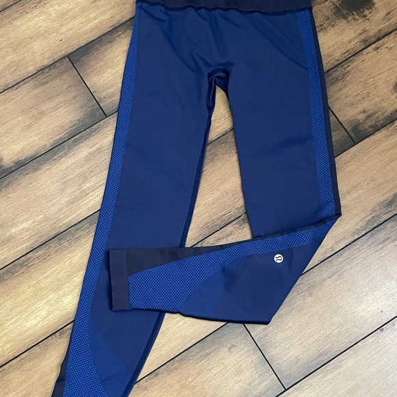 Lululemon lot - Picture 11 of 14